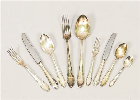 SERVITO DI POSATE IN METALLO ARGENTATO - SILVER-PLATED CUTLERY SET manici...