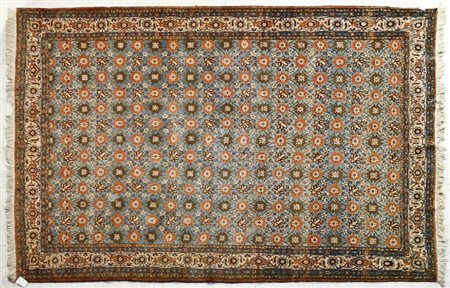 TAPPETO PERSIANO - PERSIAN RUG fondo celeste, campo con motivi floreali...