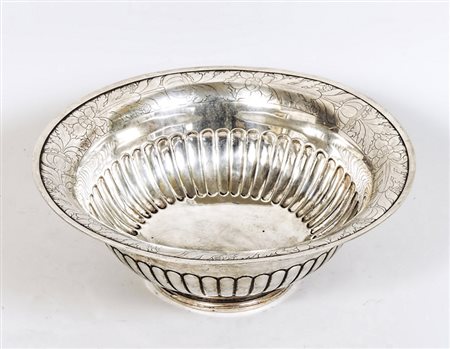 COPPA CENTROTAVOLA IN ARGENTO - SILVER BOWL inizio del XX secolo - early 20th...