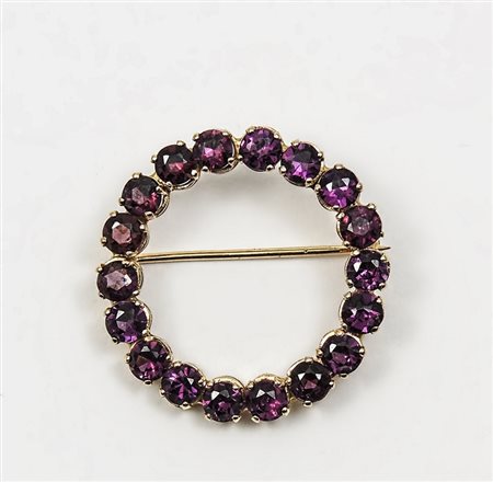 SPILLA CIRCOLARE IN ORO GIALLO E AMETISTA - GOLD AND AMETHYST BROOCH Anni...