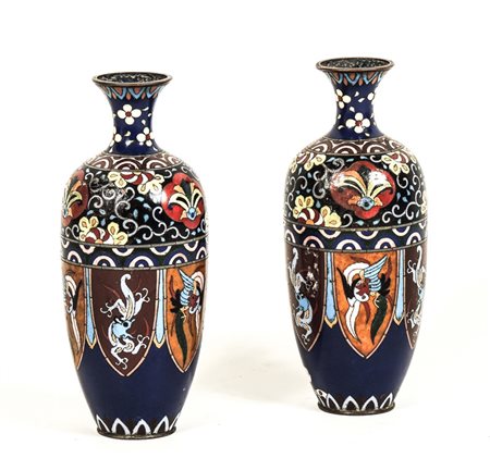 COPPIA DI VASI IN SMALTO CLOISONNÉ - PAIR OF COISONNE ENAMEL VASES Cina -...