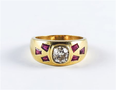 ANELLO IN ORO GIALLO, DIAMANTE E RUBINI - GOLD, DIAMOND AND RUBY RING al...