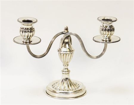 CANDELABRO IN ARGENTO - SILVER CANDELABRUM due bracci portacandela a doppia...