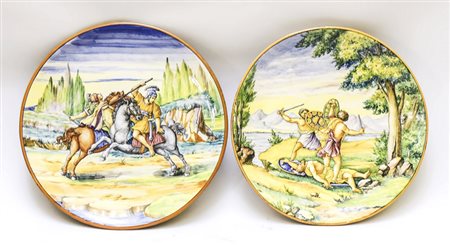 COPPIA DI PIATTI DA PARATA IN MAIOLICA POLICROMA - PAIR OF PAINTED MAJOLICA...