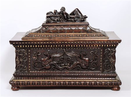 FORZIERE IN LEGNO INTAGLIATO E LUMEGGIATO IN ORO - CARVED WOODEN TREASURE...