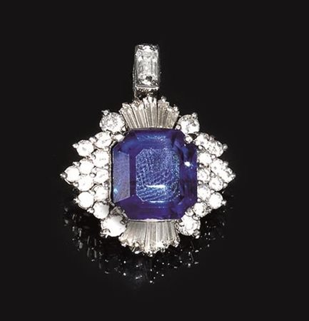 Pendente in oro bianco 14 kt, tanzanite e diamanti con tanzanite quadrata...