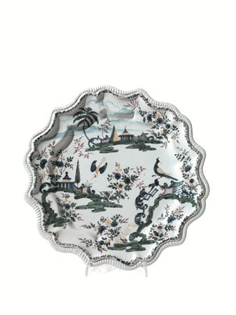 PIATTO, LE NOVE, MANIFATTURA PASQUALE ANTONIBON, 1740-1770in maiolica dipinta...