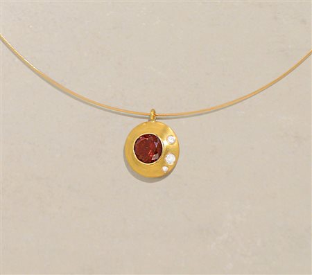 COLLANA COLLANA. In oro giallo 18 e 22 kt maglia in filo d'oro liscio con al...