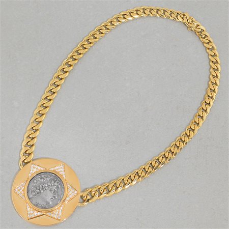 BULGARI COLLANA DI BULGARI. In oro giallo 18 kt maglia groumette, al centro...