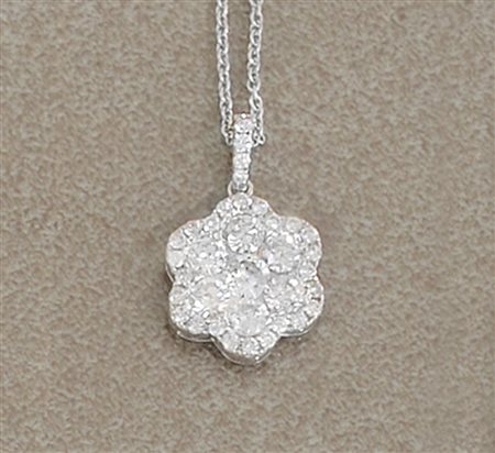 CIONDOLO CIONDOLO. In oro bianco 18 kt a fiore con diamanti taglio brillante...