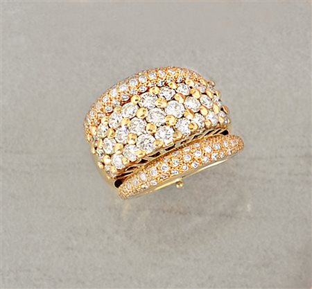 ANELLO ANELLO. In oro giallo 18 kt a fascia in diamanti taglio brillante per...