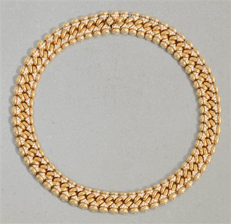 BULGARI COLLANA DI BULGARI. In oro giallo 18 kt interamente decorata da...