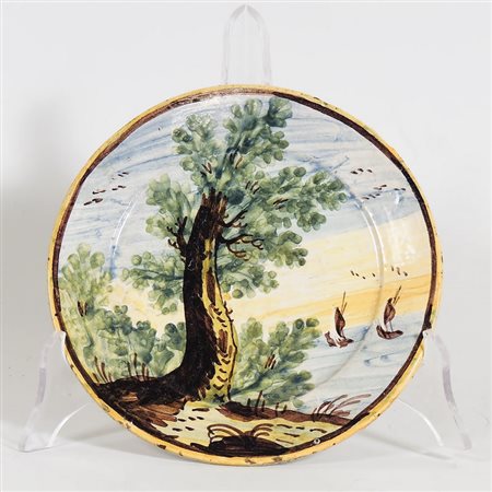 PIATTINO IN MAIOLICA Castelli XVIII secolo dipinto con paesaggio, lievi...