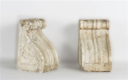 COPPIA DI ANTICHE MENSOLE IN MARMO h cm 20 PAIR OF OLD MARBLE SHELVES