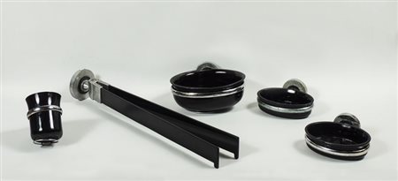 SET DA BAGNO IN VETRO NERO Anni Cinquanta (6) BLACK GLASS TOILET SET, 1950S