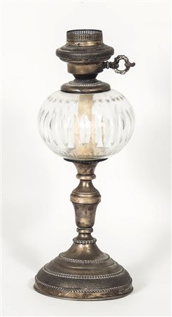 LAMPADA AD OLIO IN ARGENTO XIX secolo SILVER OIL LAMP, 19TH CENTURY