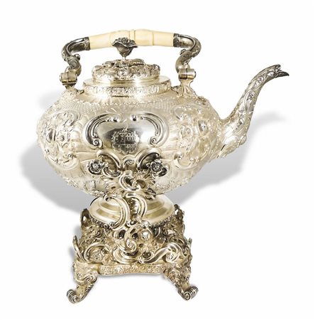 GRANDE SAMOVAR IN ARGENTO Londra, Michael Starkey, 1835 di forma sferica...