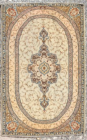 TABRIZ Tappeto persiano di vecchia lavorazione. Tappeto. Cm 134,00 x 210,00.