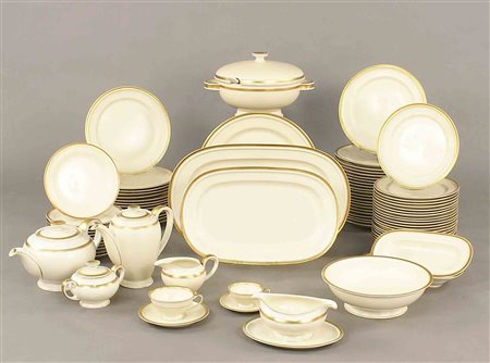 Servizio Rosenthal in porcellana profilata in oro, composto da 36 piatti...