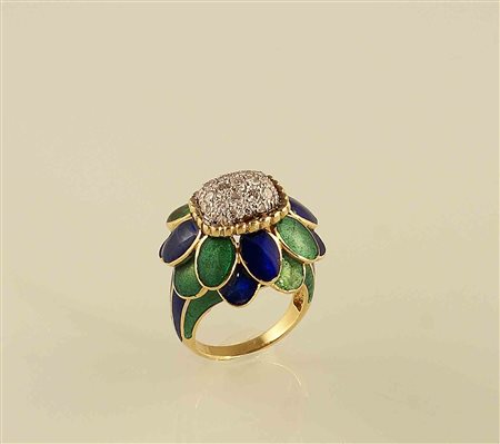 Anello a motivo floreale in oro giallo 18kt e smalto nelle tonalità del verde...