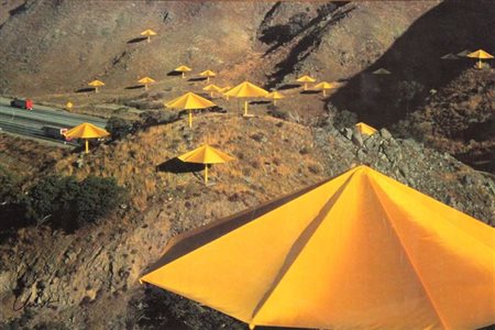 CHRISTO (Christo Javacheff) Gabrovo (Bulgaria) 1935 "The umbrellas" 1984-1991...