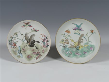 Cina (XX secolo) coppia di piattini porcellana 13,4 cm