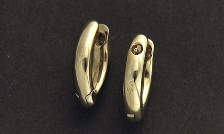 POMELLATO COPPIA DI ORECCHINI DI POMELLATO. In oro bianco 18 kt perno e clip...