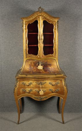 Trumeau in legno dorato e decorato con scena galante e soggetti allegorici,...