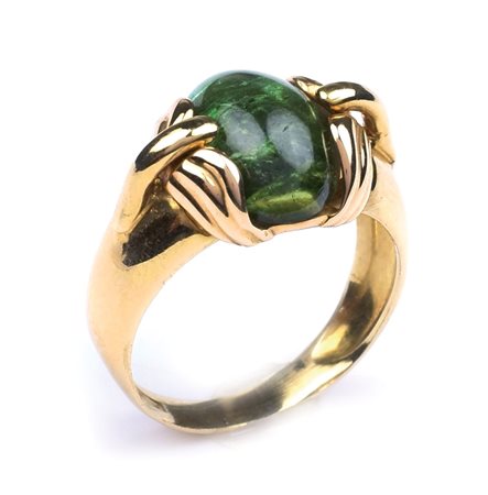 ANELLO IN ORO GIALLO 18KT CON TORMALINA VERDE taglio cabochon, misura 20 peso...