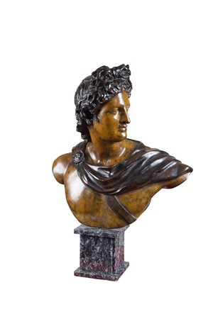 GRANDE BUSTO IN BRONZO BRUNITO XX Sec. raffigurante un Imperatore romano,...