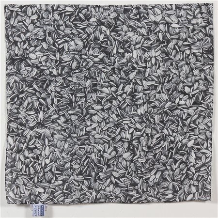 WEIWEI AI (n. 1957) Sunflower Seeds. Stampa su cotone. Cm 40,00 x 40,00....