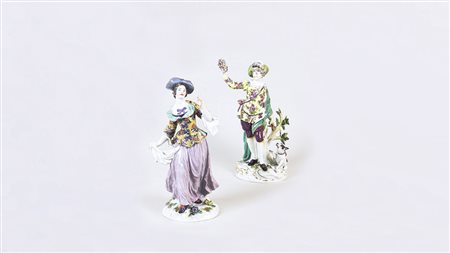 COPPIA DI FIGURE IN PORCELLANA Meissen, inizio del XX secolo raffiguranti due...