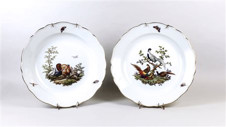 COPPIA DI VASSOI ROTONDI IN PORCELLANA Meissen, fine del XIX/inizio del XX...