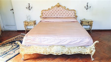 LETTO MATRIMONIALE IN LEGNO LACCATO COLOR CREMA realizzato in stile...