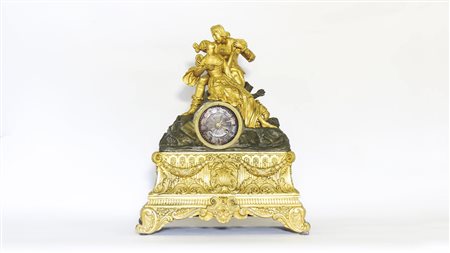 OROLOGIO DA TAVOLO IN BRONZO DORATO E PATINATO Parigi, Cailly, metà del XIX...