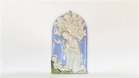 PLACCA CENTINATA IN CERAMICA raffigurate Natività di gusto robbiano, difetti...