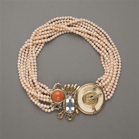 Collier a otto fili di corallo rosa, mm 5,00/5,50 con chiusura centrale in...