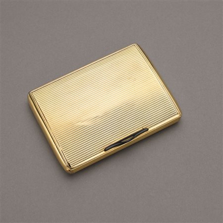 Scatola snuff-box in oro giallo rigato con chiusura in onice g.91,20. RONCHI...