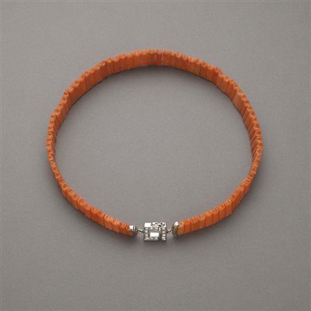 Collier de chien in corallo arancione mediterraneo modulare e lievemente a...