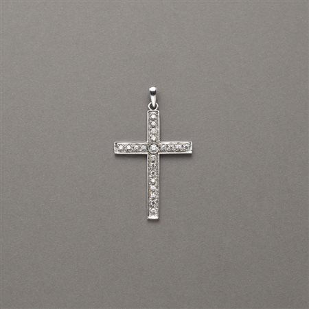 Croce in platino con diamanti rotondi taglio a brillante lungh. cm 4, g.4,50...