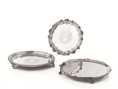 TRE SALVER, SECOLI XIX-XXin metallo argentato due dei quali con piano inciso...