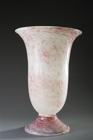Manifattura di Murano grande vaso di forma conica in vetro lattimo con...