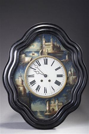 Orologio da muro con cassa sagomata in legno ebanizzato; quadrante in vetro...