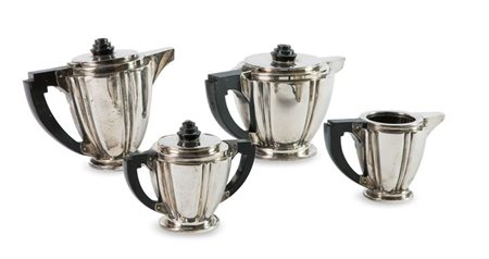 SERVIZIO IN ARGENTO Peso gr 1390 Composto da: caffettiera, teiera, lattiera e...