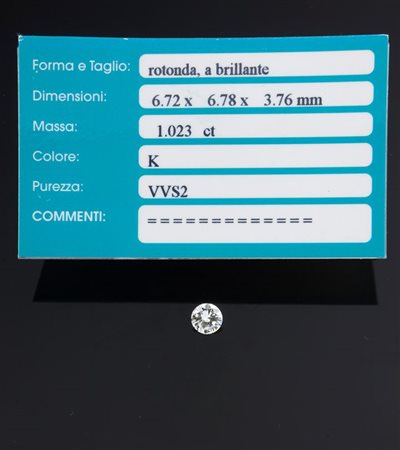 DIAMANTE IN CARTINA taglio brillante di ct 1.023, colore K, purezza VVS2...