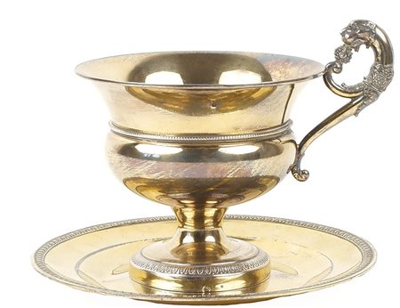 TAZZA CON PIATTINO IN ARGENTO VERMEIL Parigi, 1819-1838 a corpo liscio,...