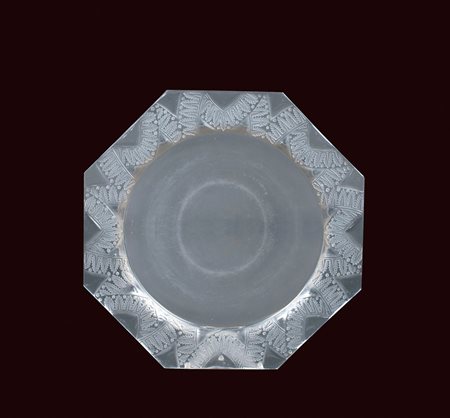 RENè LALIQUE, CENTROTAVOLA IN CRISTALLO Francia 1860 - 1945 forma circolare...