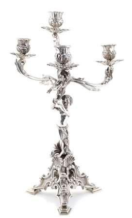 COPPIA DI CANDELABRI IN ARGENTO Italia, metà XX Sec. a quattro fiamme...