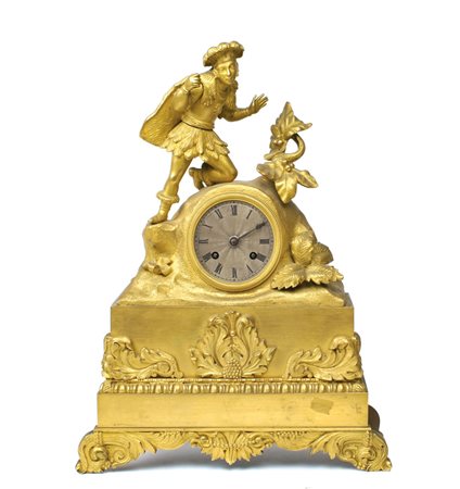 OROLOGIO DA TAVOLO IN BRONZO DORATO Francia, XIX Sec. quadrante circolare con...