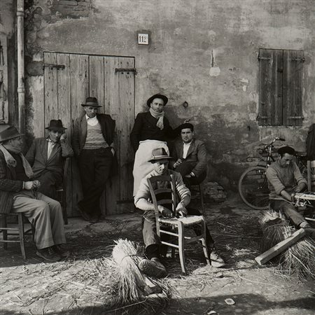 Enrico Pasquali (1923-2004) Impagliatori di sedie, 1953 Stampa alla gelatina...